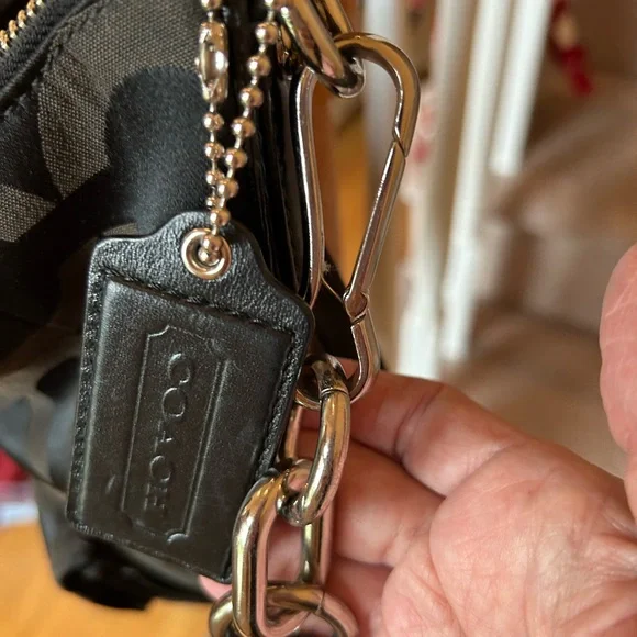 Coach Black Shoulder Bag with Logo Pattern Beautiful! - Picture 7 of 13